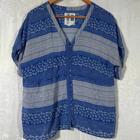 Edme & Esyllte Top 6 Blue White Floral Geometric Button 100% Silk Anthropologie - Picture 1 of 11
